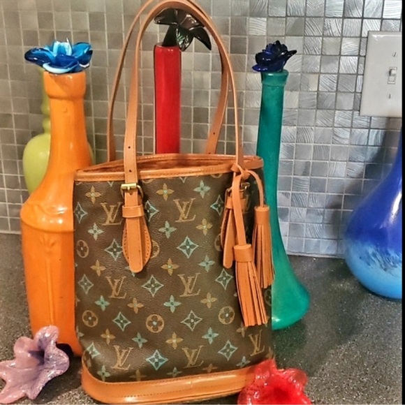 WOW POSHMARK - Authentic Louis Vuitton Bucket Bag PM - Picture 14 of 16